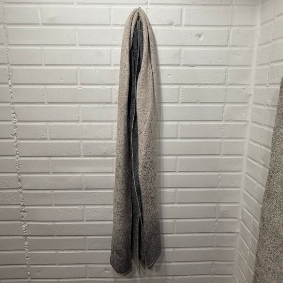 Barefoot Dreams NWT Cozy Chic Lite Confetti Scarf Smokey Green Gray Reversible - Picture 7 of 15